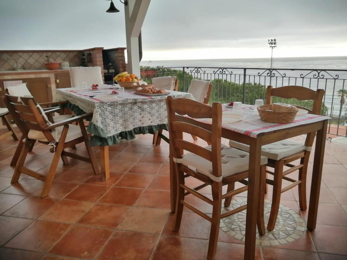 Le Spiagge Bed & Breakfast Letojanni Dış mekan fotoğraf